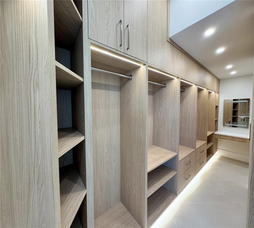 519 Rountree Drive Longboat Key, FL 34228 - Photo 44 of 97