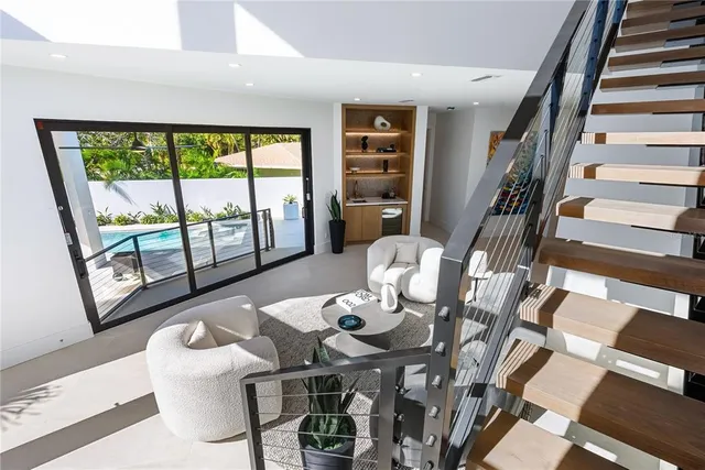 $6,488,000 | 519 Rountree Drive, Longboat Key, FL 34228