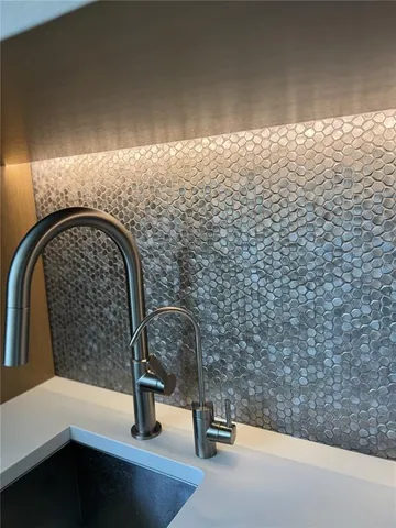 $6,488,000 | 519 Rountree Drive, Longboat Key, FL 34228