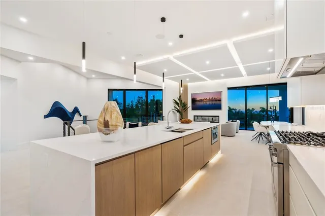 $6,488,000 | 519 Rountree Drive, Longboat Key, FL 34228