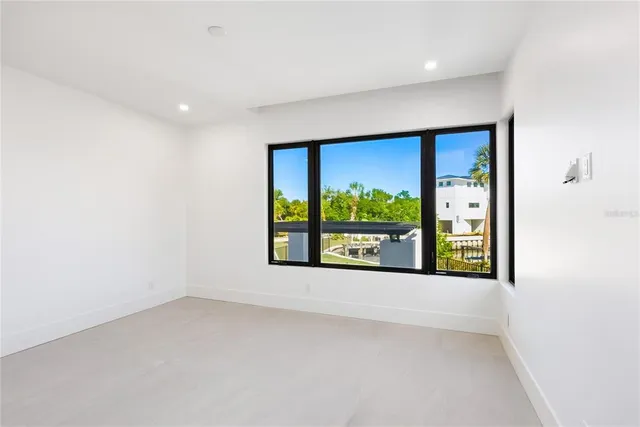 $6,488,000 | 519 Rountree Drive, Longboat Key, FL 34228