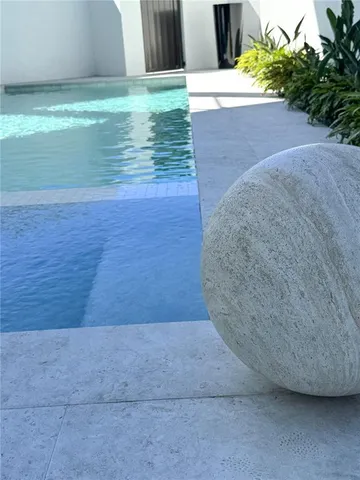 $6,488,000 | 519 Rountree Drive, Longboat Key, FL 34228