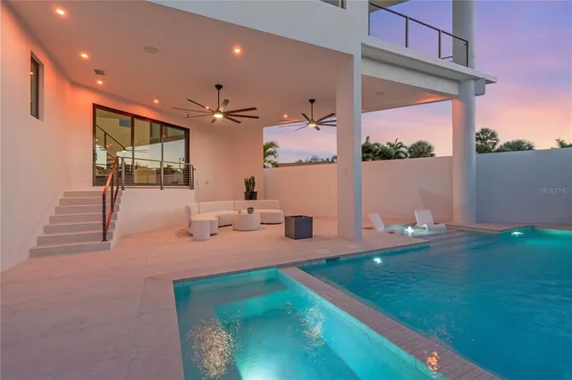 $6,488,000 | 519 Rountree Drive, Longboat Key, FL 34228