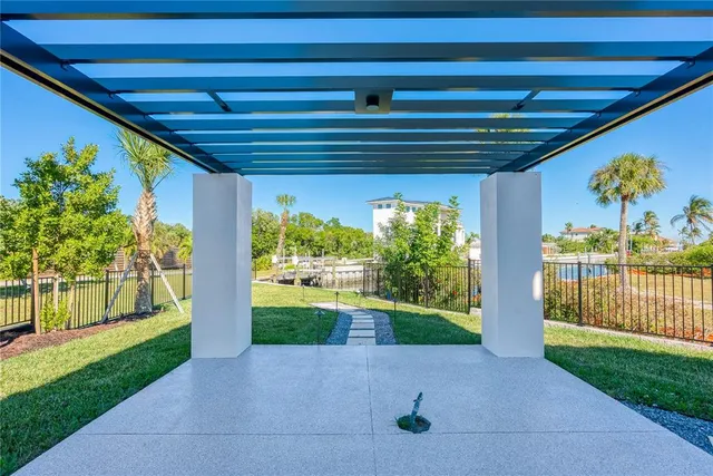 $6,488,000 | 519 Rountree Drive, Longboat Key, FL 34228