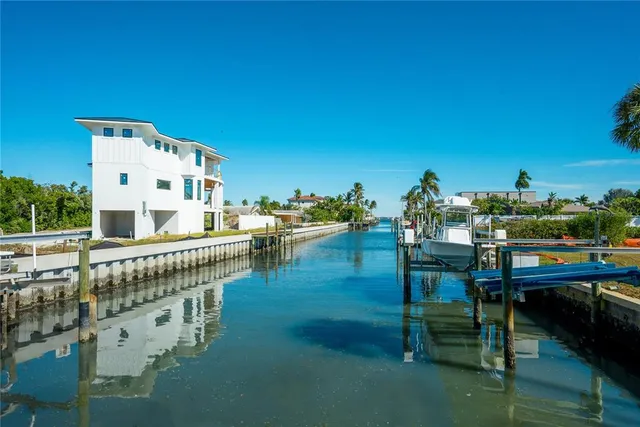 $6,488,000 | 519 Rountree Drive, Longboat Key, FL 34228