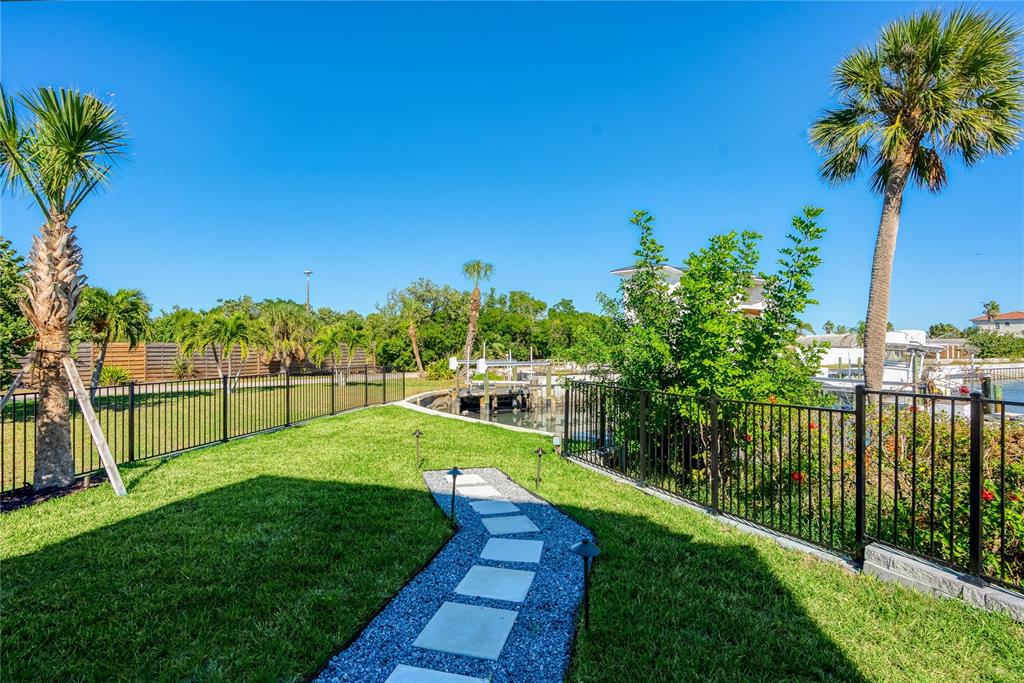 519 Rountree Drive Longboat Key, FL 34228 - Photo 74 of 97