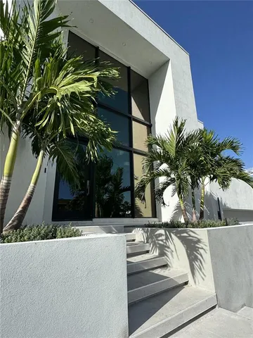 $6,488,000 | 519 Rountree Drive, Longboat Key, FL 34228