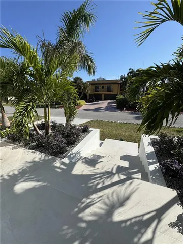 $6,488,000 | 519 Rountree Drive, Longboat Key, FL 34228
