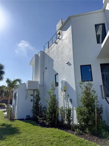 $6,488,000 | 519 Rountree Drive, Longboat Key, FL 34228