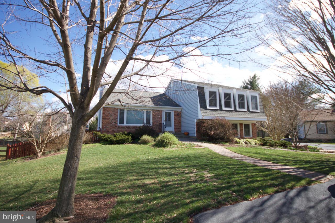 4317 Pleasant Valley Road Chantilly, VA 20151 - Photo 1 of 30 Exterior (Front)