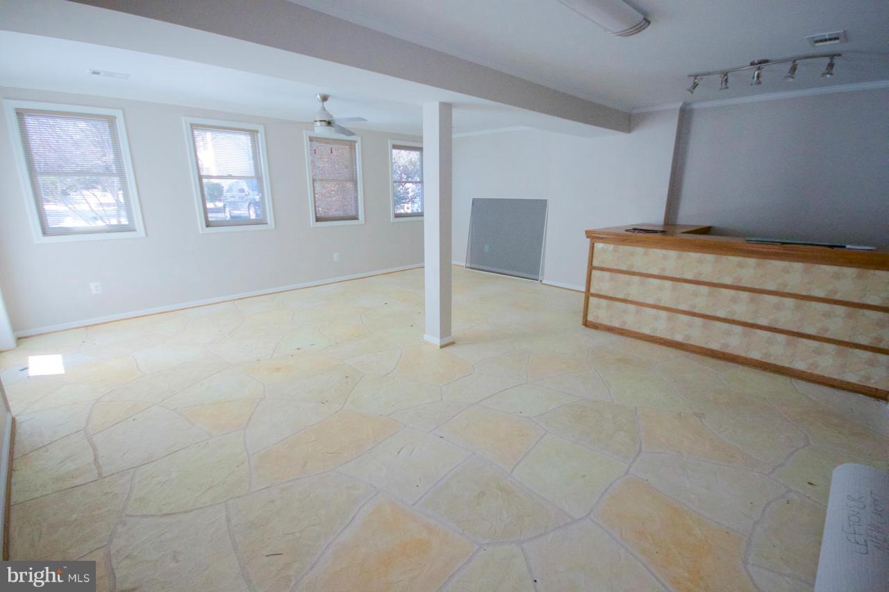 4317 Pleasant Valley Road Chantilly, VA 20151 - Photo 17 of 30 Interior (General)