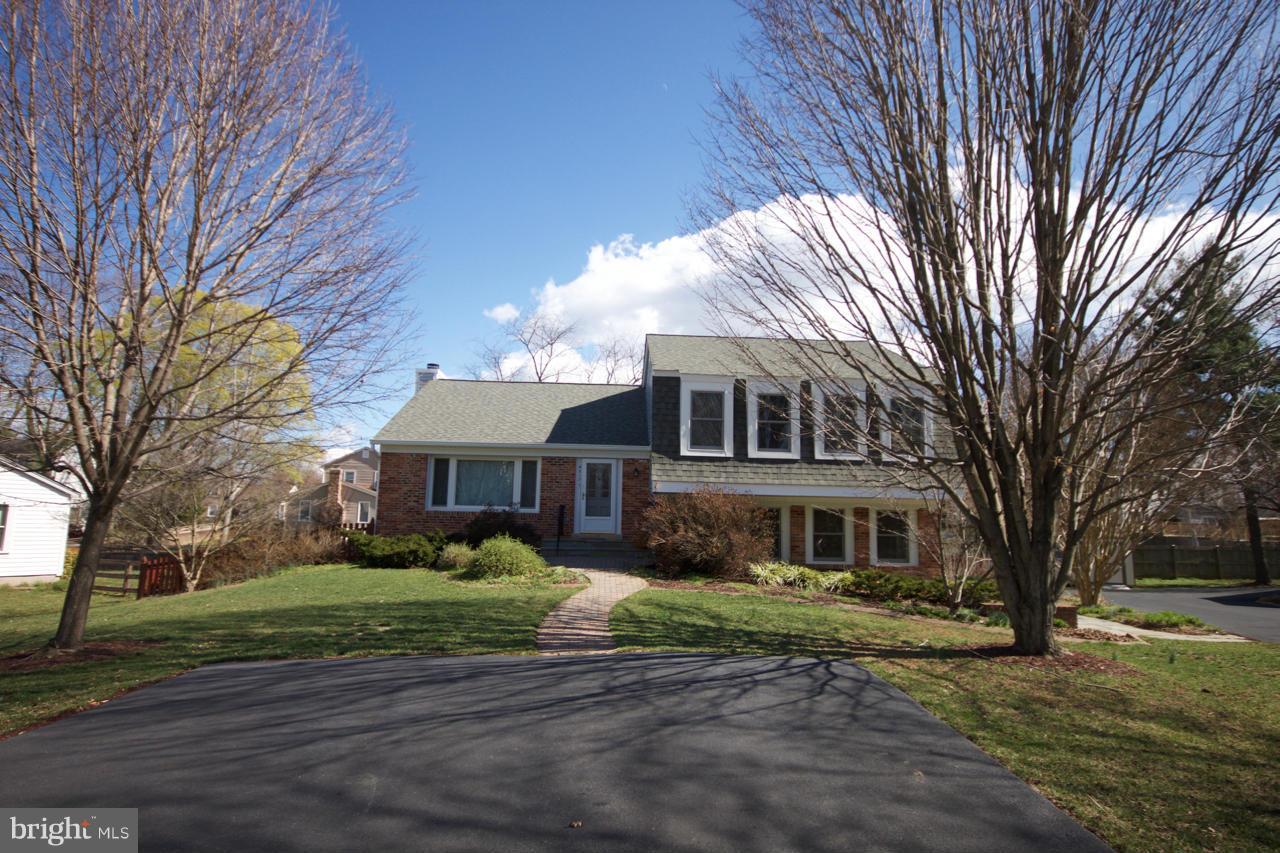 4317 Pleasant Valley Road Chantilly, VA 20151 - Photo 29 of 30 Exterior (Front)