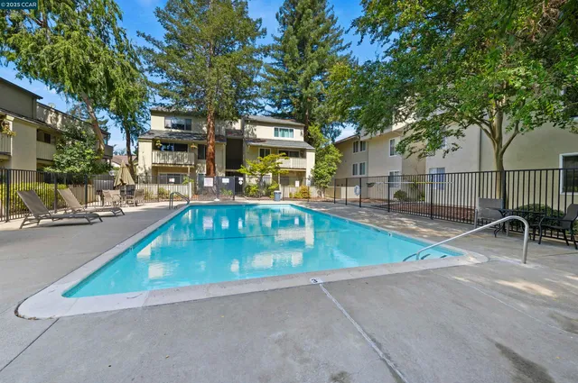 $374,000 | 2712 Oak Road, Unit 60, Walnut Creek, CA 94597