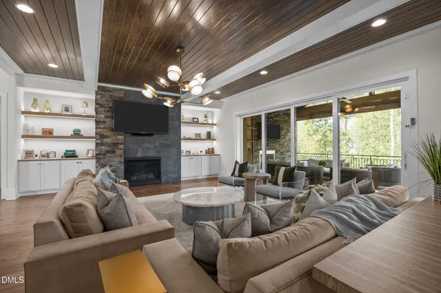 $2,375,000 | 5204 Barton View Court, Raleigh, NC 27615