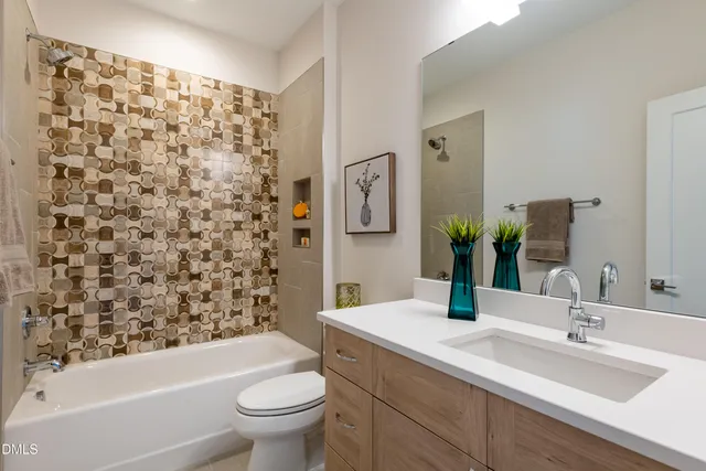 $2,375,000 | 5204 Barton View Court, Raleigh, NC 27615