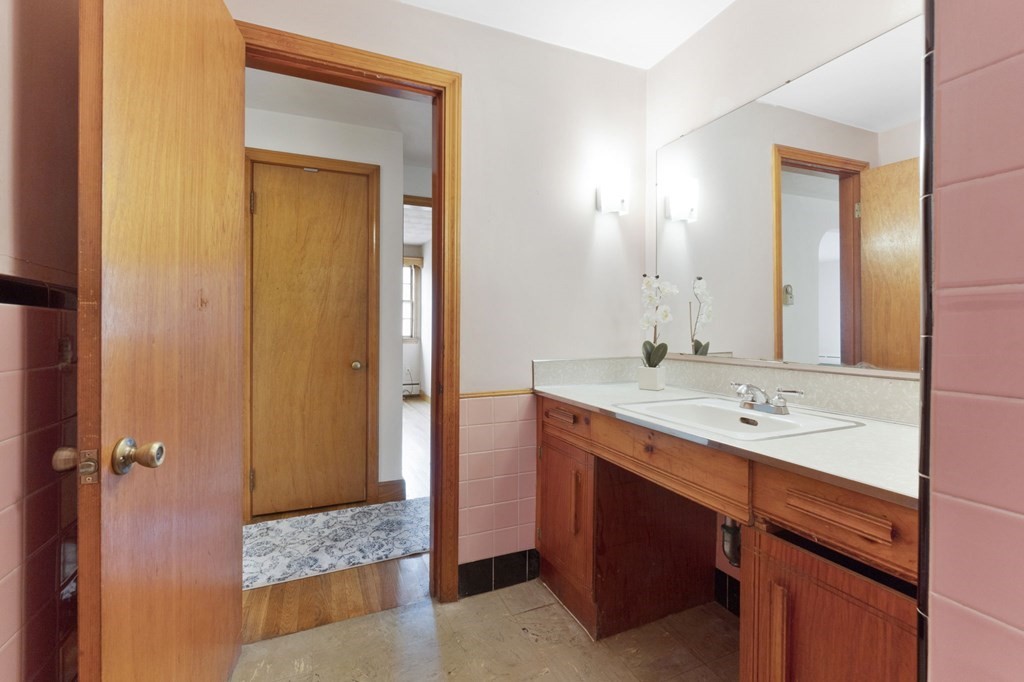 8 McIntyre Road Saugus, MA 01906 - Photo 11 of 19 Gallery Image 11