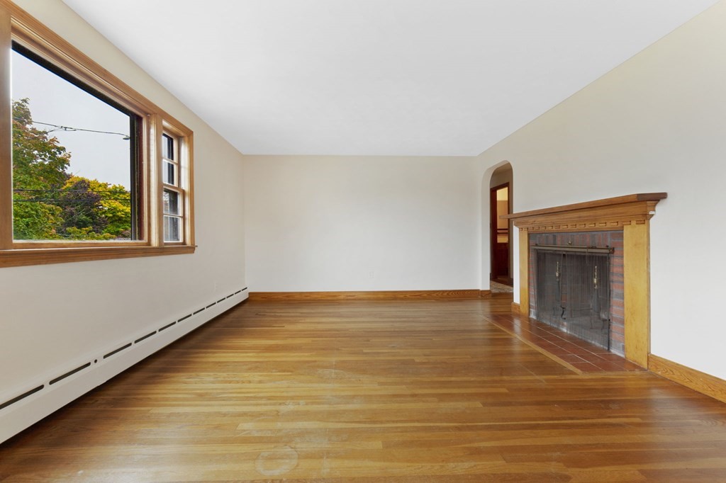 8 McIntyre Road Saugus, MA 01906 - Photo 5 of 19 Gallery Image 5