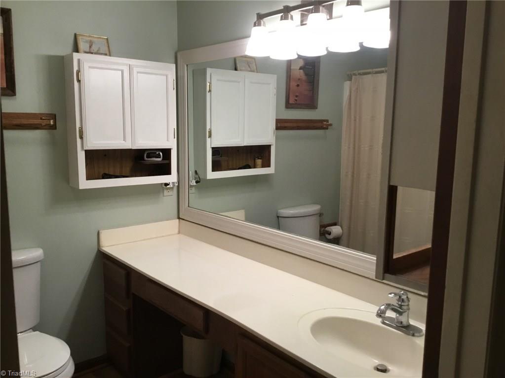 923 Aberdeen Road High Point, NC 27265 - Photo 15 of 30 Gallery Image 15