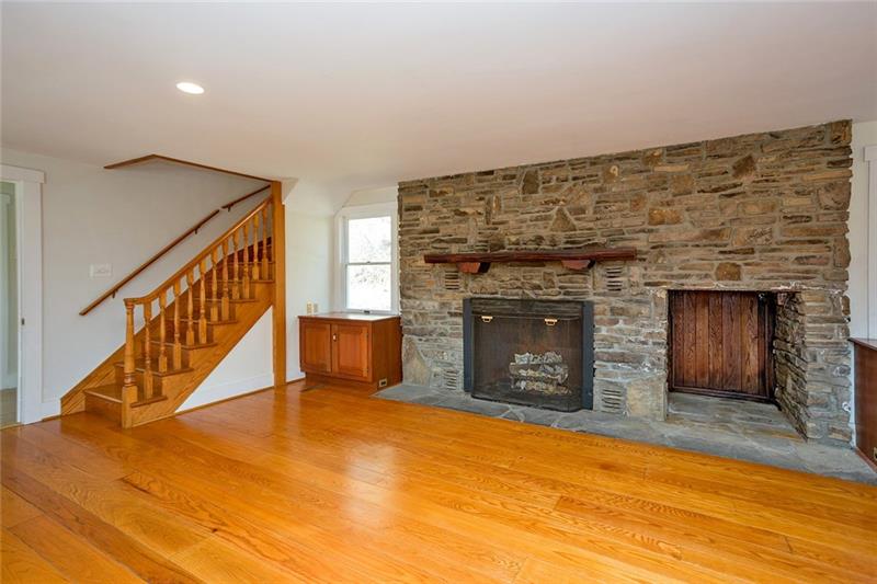306 Two Mile Run Road Ligonier, PA 15658 - Photo 2 of 25 Great Room
