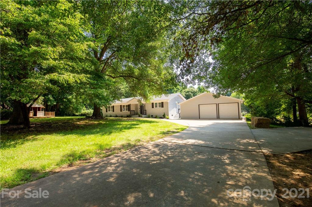 1526 Bloomfield Road Rock Hill, SC 29732 - Photo 3 of 24 Gallery Image 3