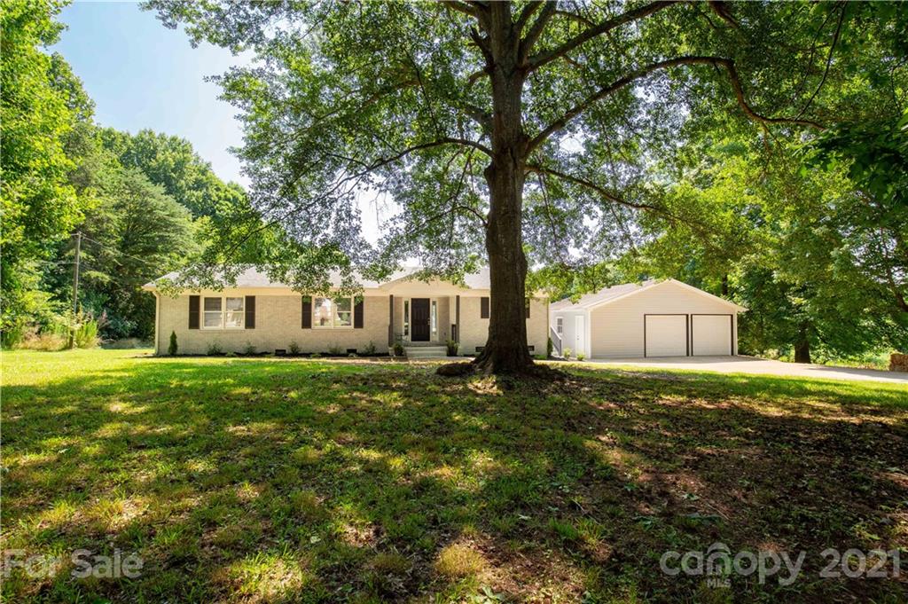 1526 Bloomfield Road Rock Hill, SC 29732 - Photo 4 of 24 Gallery Image 4