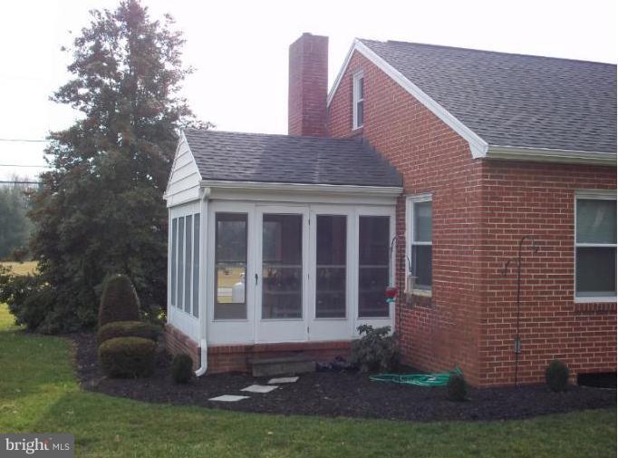 Exterior (Rear)