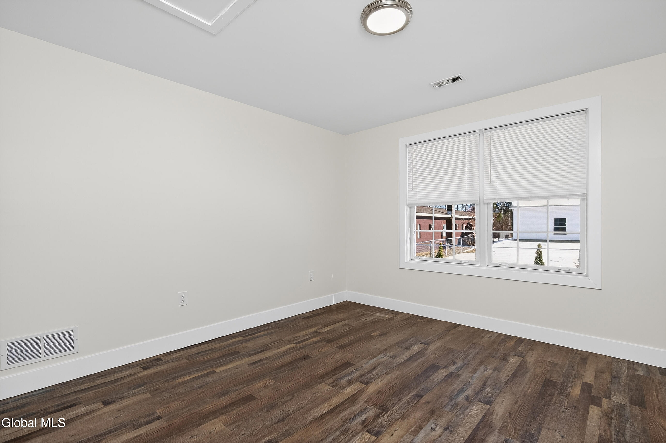 6 Arrow Street, Unit 3 Colonie, NY 12304 - Photo 21 of 32 021-6-Arrow-St-Schenectady-NY-12304_Unit