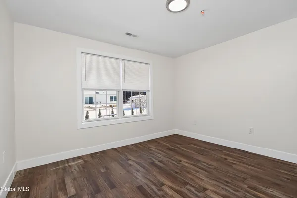 $2,000 | 6 Arrow Street, Unit 3, Colonie, NY 12304