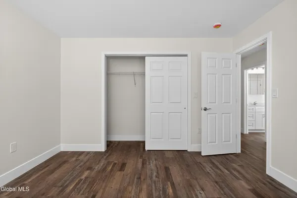 $2,000 | 6 Arrow Street, Unit 3, Colonie, NY 12304