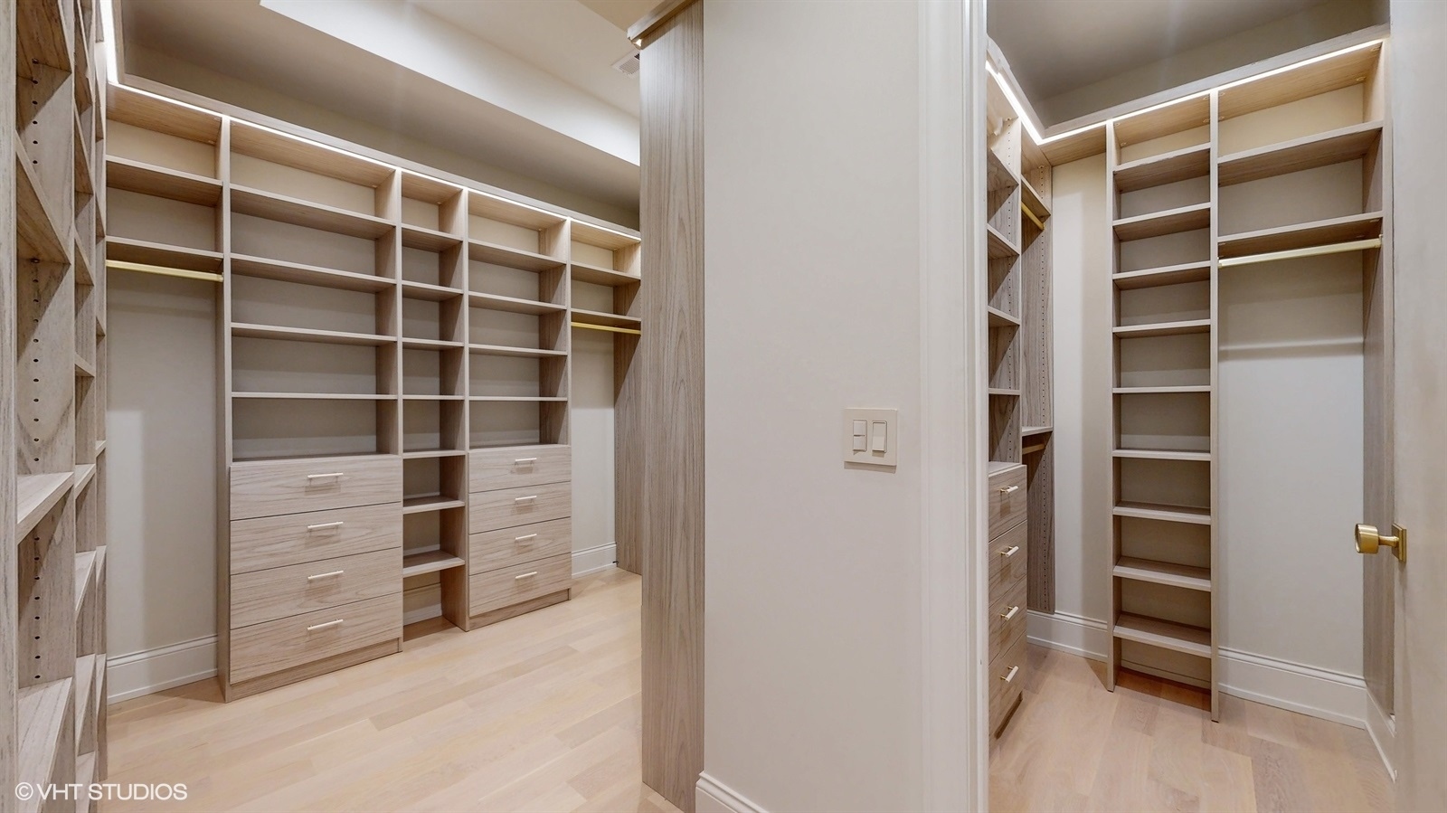 643 Abbotsford Road Kenilworth, IL 60043 - Photo 8 of 31 a view of walk in closet with empty racks
