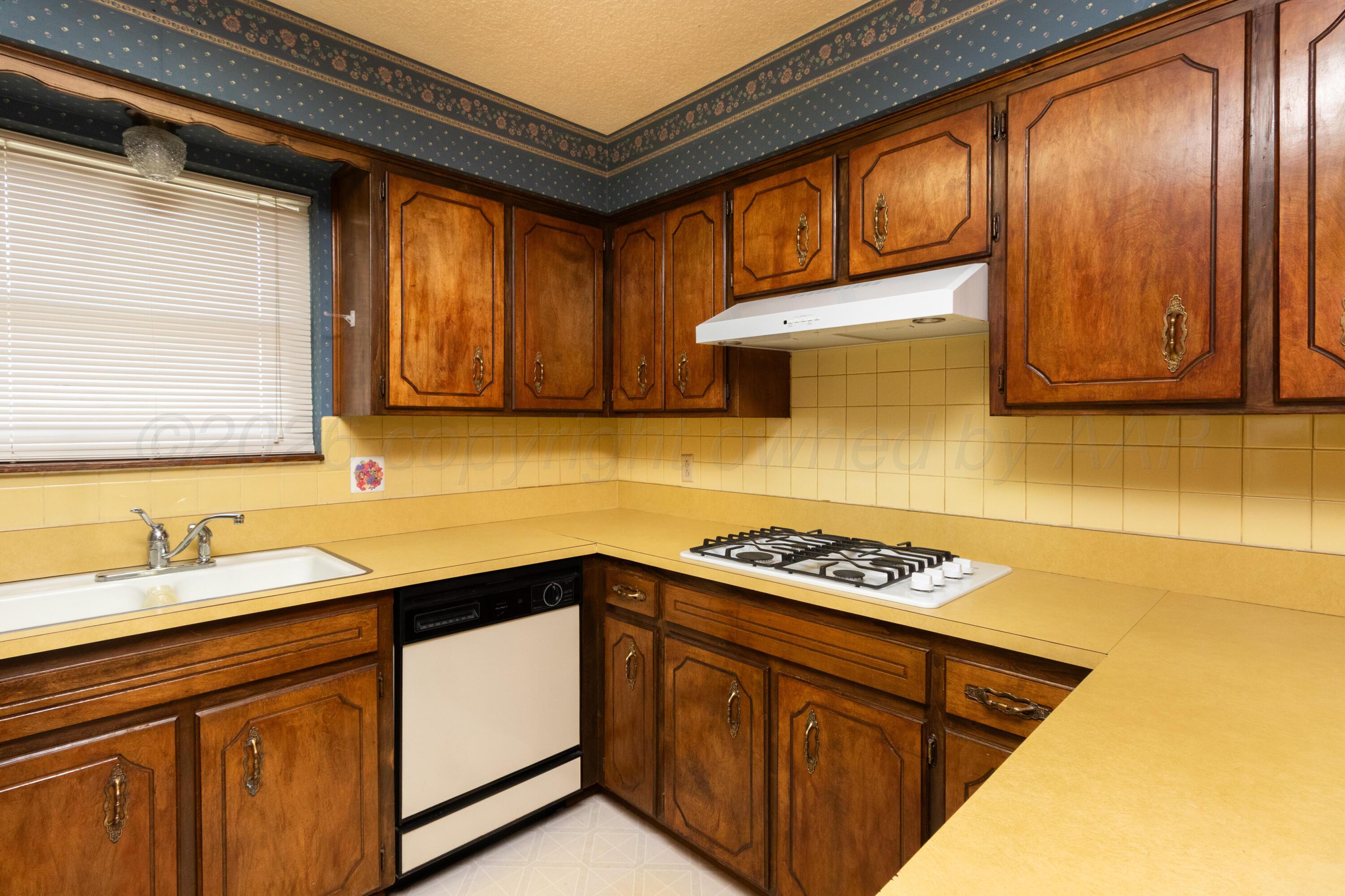 4920 South Georgia Street Amarillo, TX 79110 - Photo 6 of 34 IMG_0571