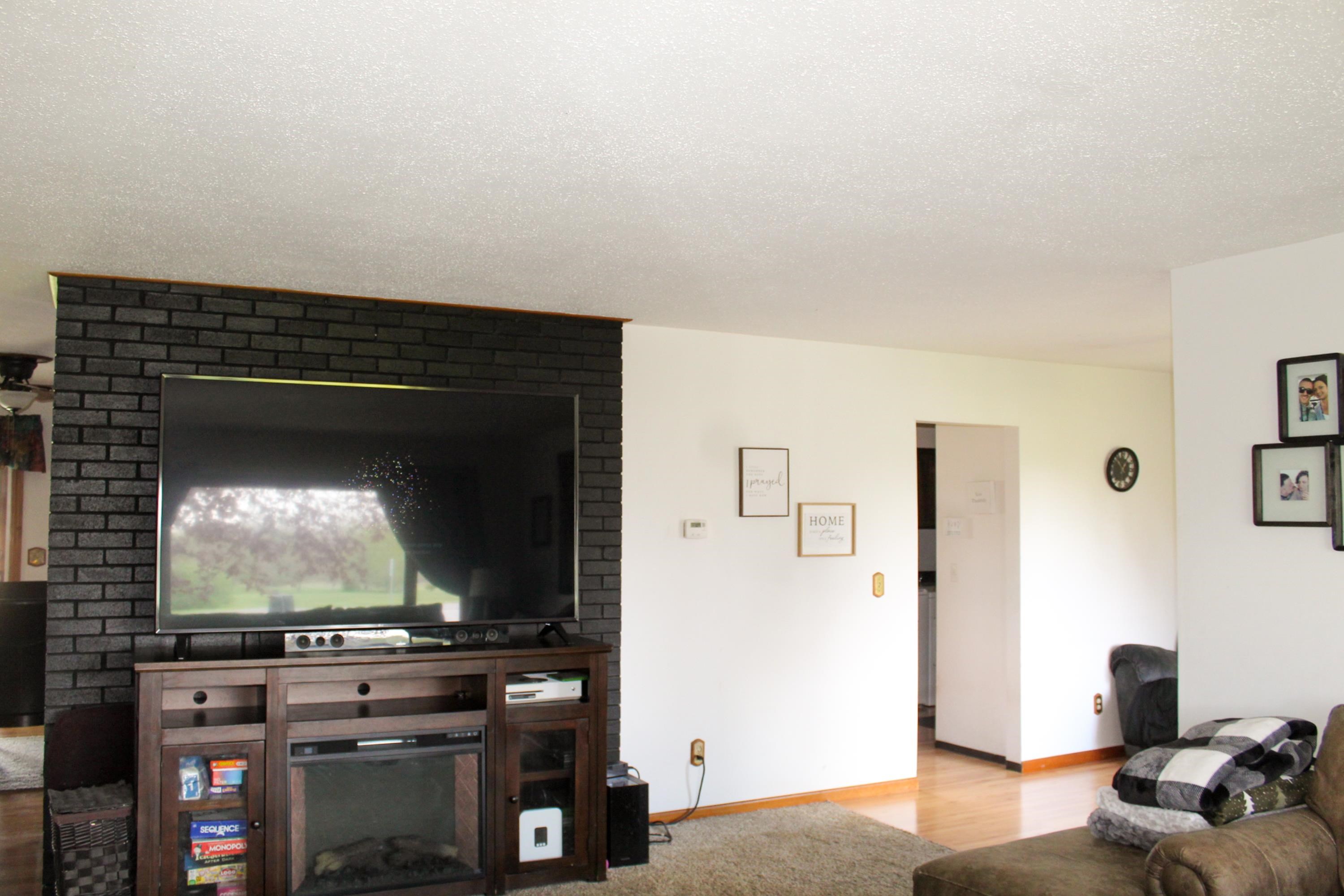 2011 West Stanley Road Mount Morris, MI 48458 - Photo 7 of 32