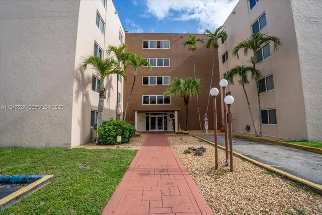 $243,000 | 6960 Miami Gardens Drive, Unit 2124, Hialeah, FL 33015