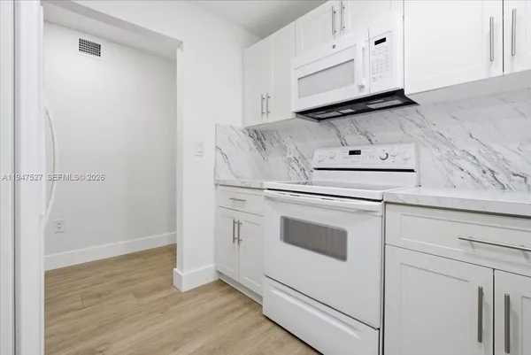 $239,900 | 6960 Miami Gardens Drive, Unit 2124, Hialeah, FL 33015
