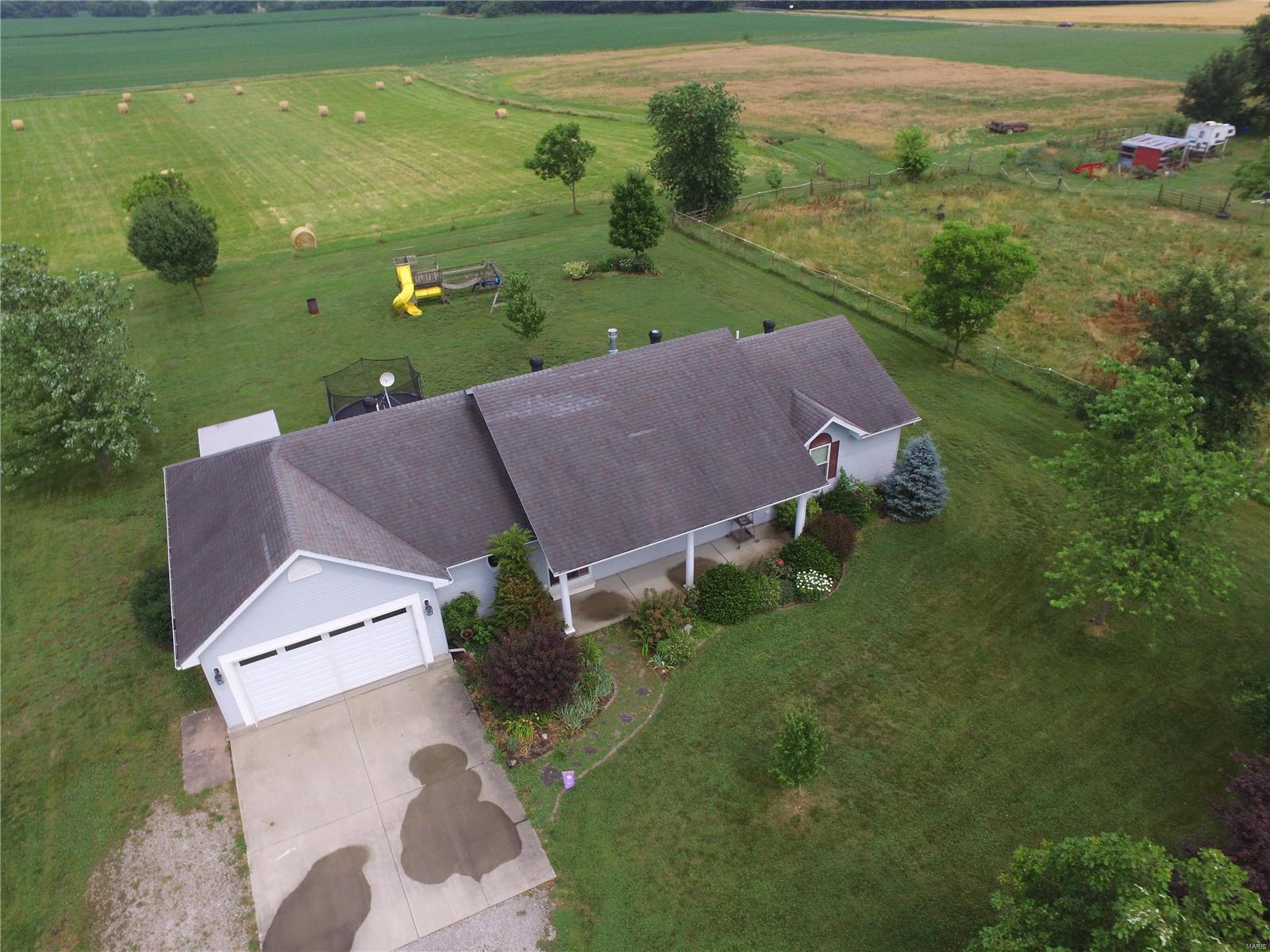 13018 Linden Grove Road Breese, IL 62230 - Photo 2 of 8