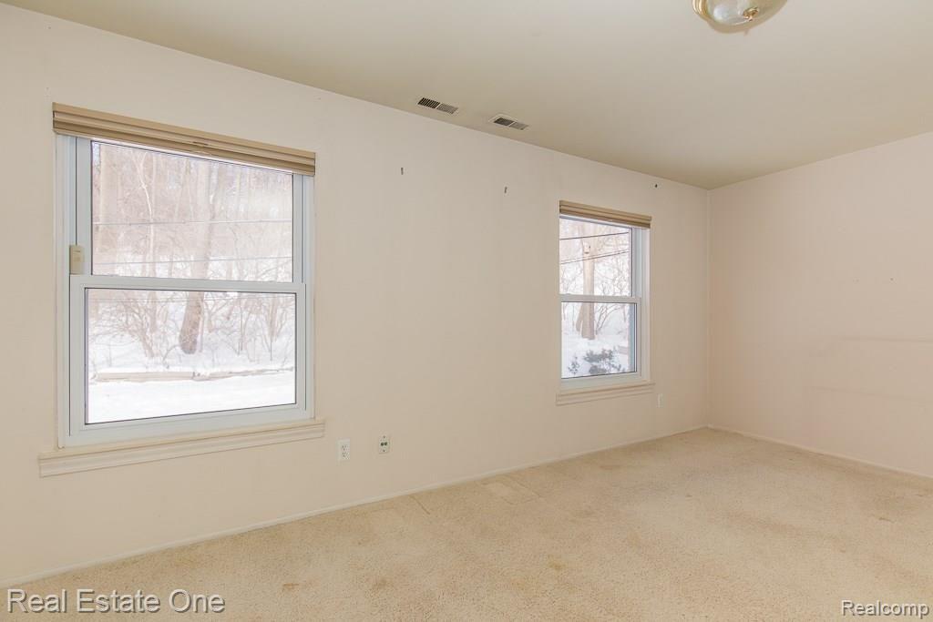 531 East University Drive, Unit 68 Rochester, MI 48307 - Photo 7 of 14