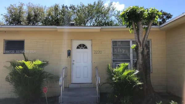 $1,999 | 2210 Northeast 170th Street, Unit 2220, North Miami Beach, FL 33160