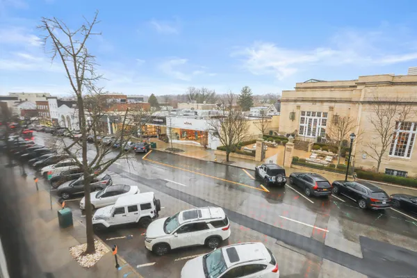 $3,950 | 343 Greenwich Avenue, Greenwich, CT 06830