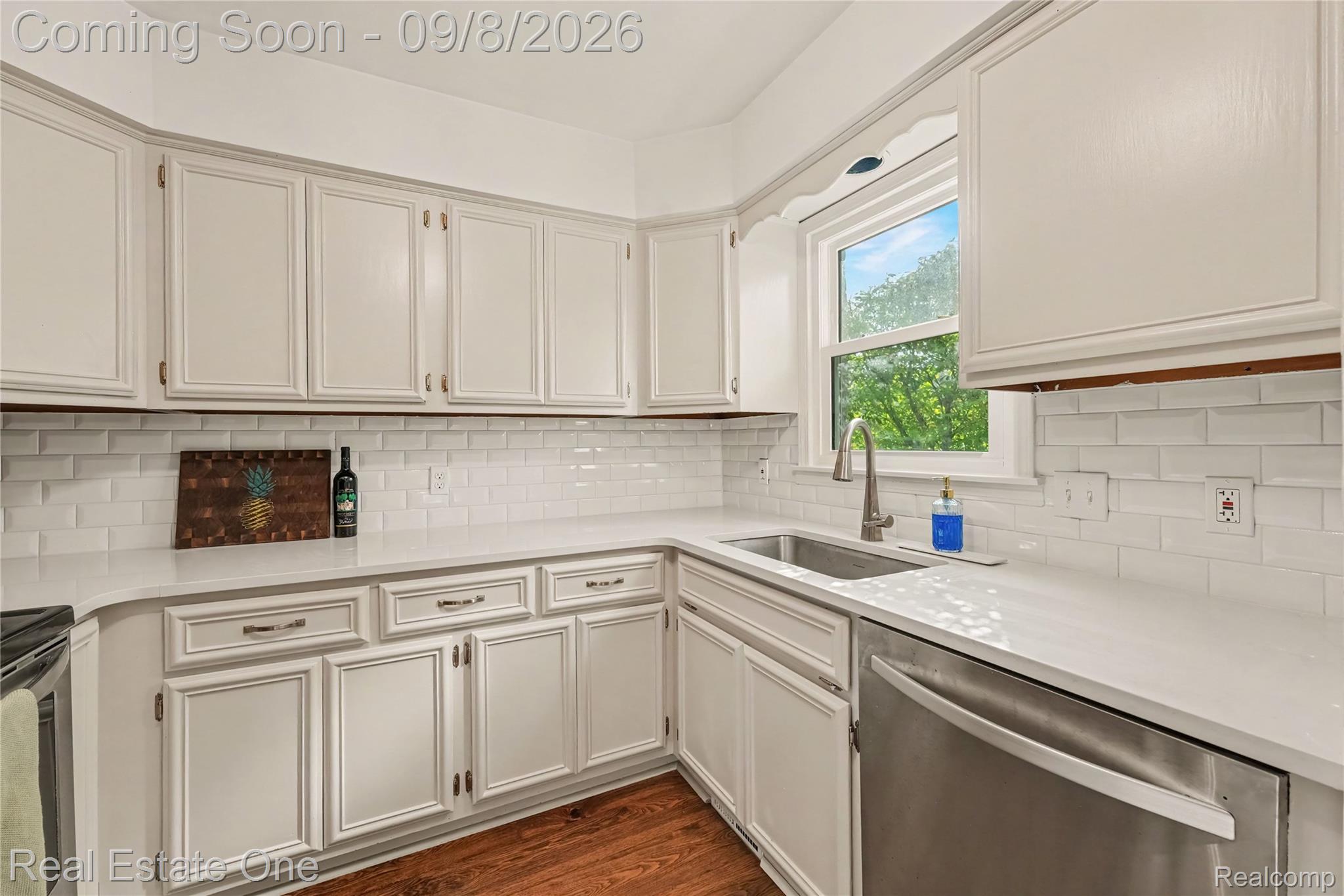 4410 South Rochester Road Royal Oak, MI 48073 - Photo 5 of 14 006_file_4970.jpg