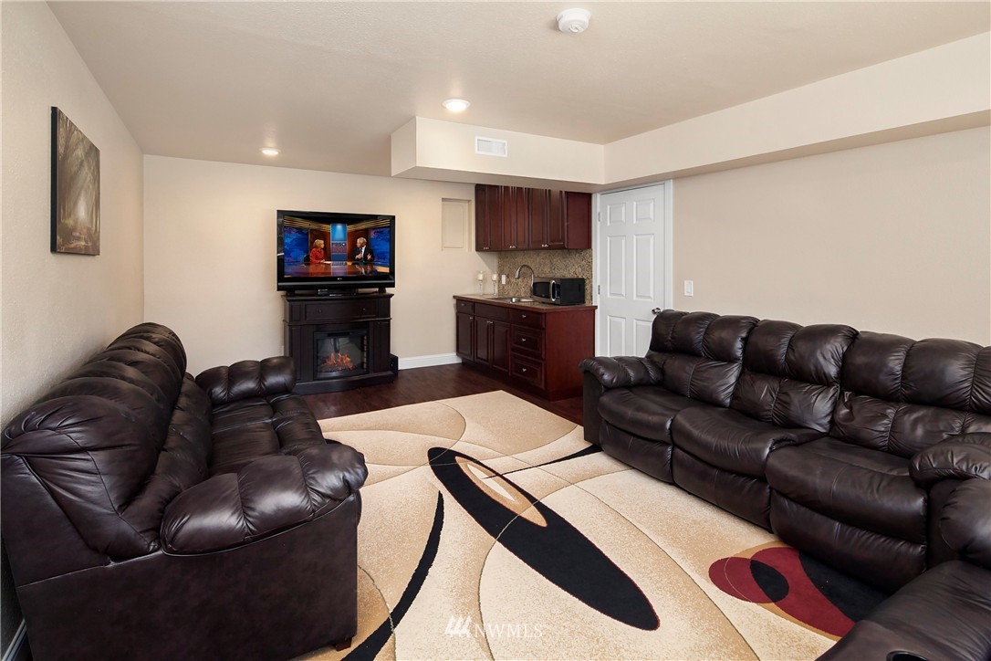 11014 Northeast 150th Street Bothell, WA 98011 - Photo 14 of 18 Gallery Image 14