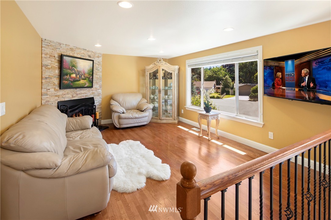 11014 Northeast 150th Street Bothell, WA 98011 - Photo 4 of 18 Gallery Image 4