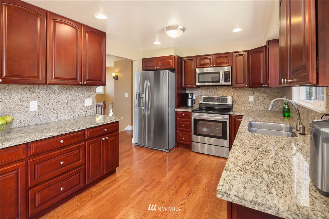 11014 Northeast 150th Street Bothell, WA 98011 - Photo 7 of 18 Gallery Image 7