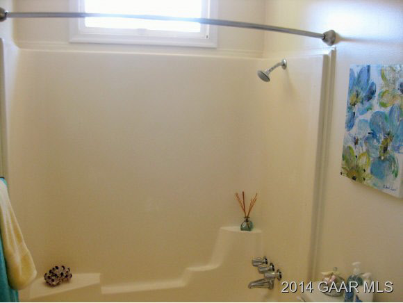 834 Augusta Farms Road Waynesboro, VA 22980 - Photo 7 of 17 a bathroom with a bathtub