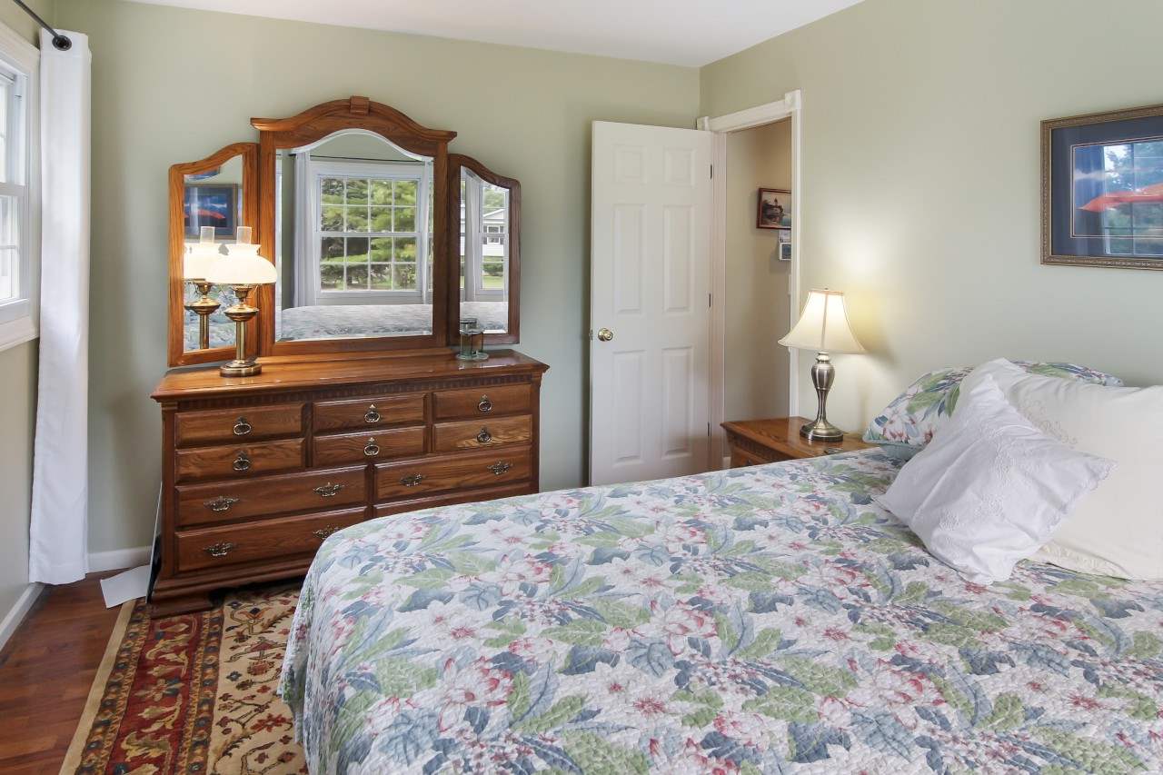 5734 Apple Valley Road Williamsburg, MI 49690 - Photo 18 of 34 1879440-17.JPG
