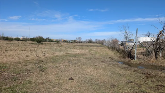 $500,000 | 0 South Meadow Lane, El Campo, TX 77437