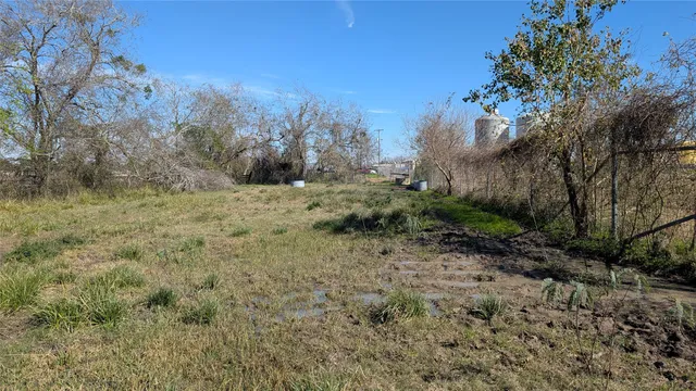 $500,000 | 0 South Meadow Lane, El Campo, TX 77437