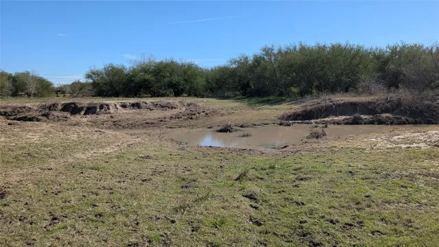 $500,000 | 0 South Meadow Lane, El Campo, TX 77437