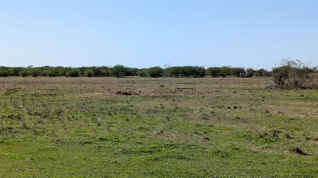 $500,000 | 0 South Meadow Lane, El Campo, TX 77437