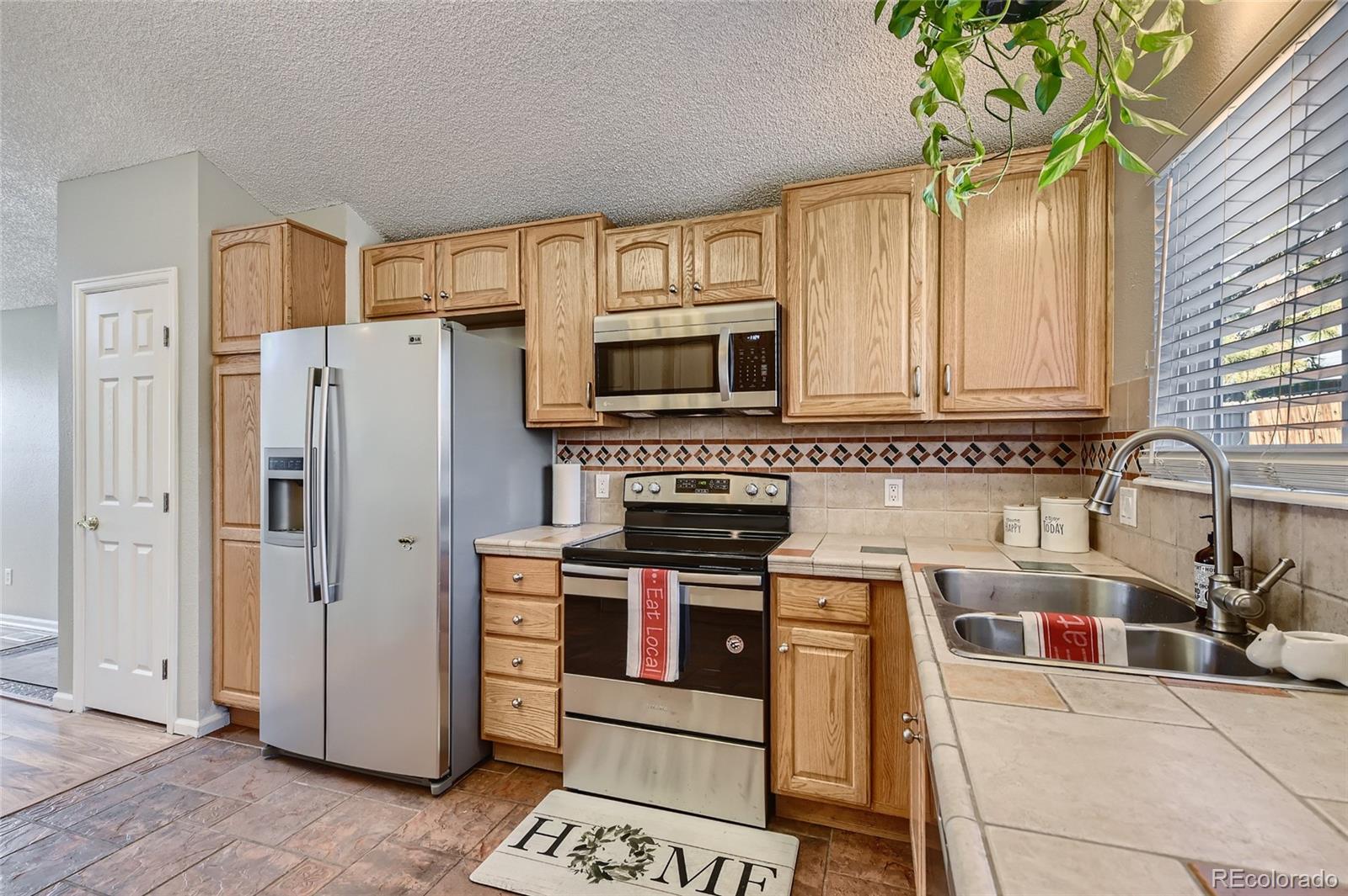 657 Longfellow Lane Highlands Ranch, CO 80126 - Photo 10 of 28 Gallery Image 10