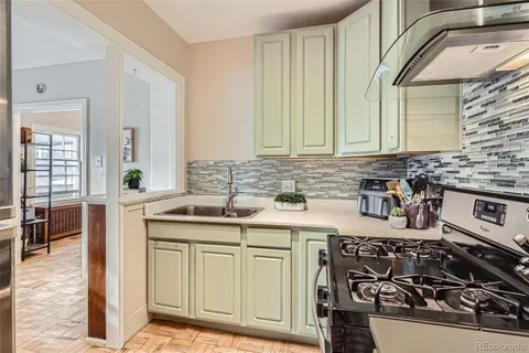 $270,000 | 963 Logan Street, Unit 11, Denver, CO 80203